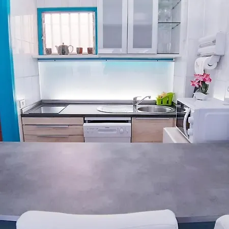 Beautiful 1 Bedroom Cristianos Angeles
